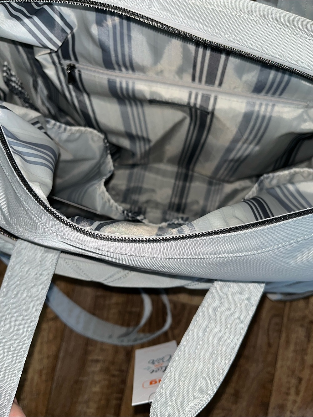 LUG - Locomotion Ultra X RFID Rolling Travel Bag in Cloud Grey (5.75 lbs) - Picture 7 of 11